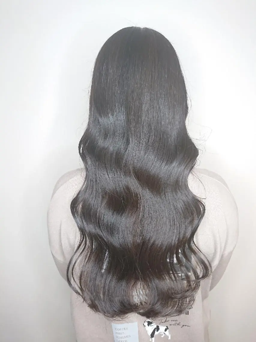 ロング ラベンダーベージュ くびれヘア 外国人風カラー ハイライト 髪質改善 タイキ 【nico】のヘアスタイル