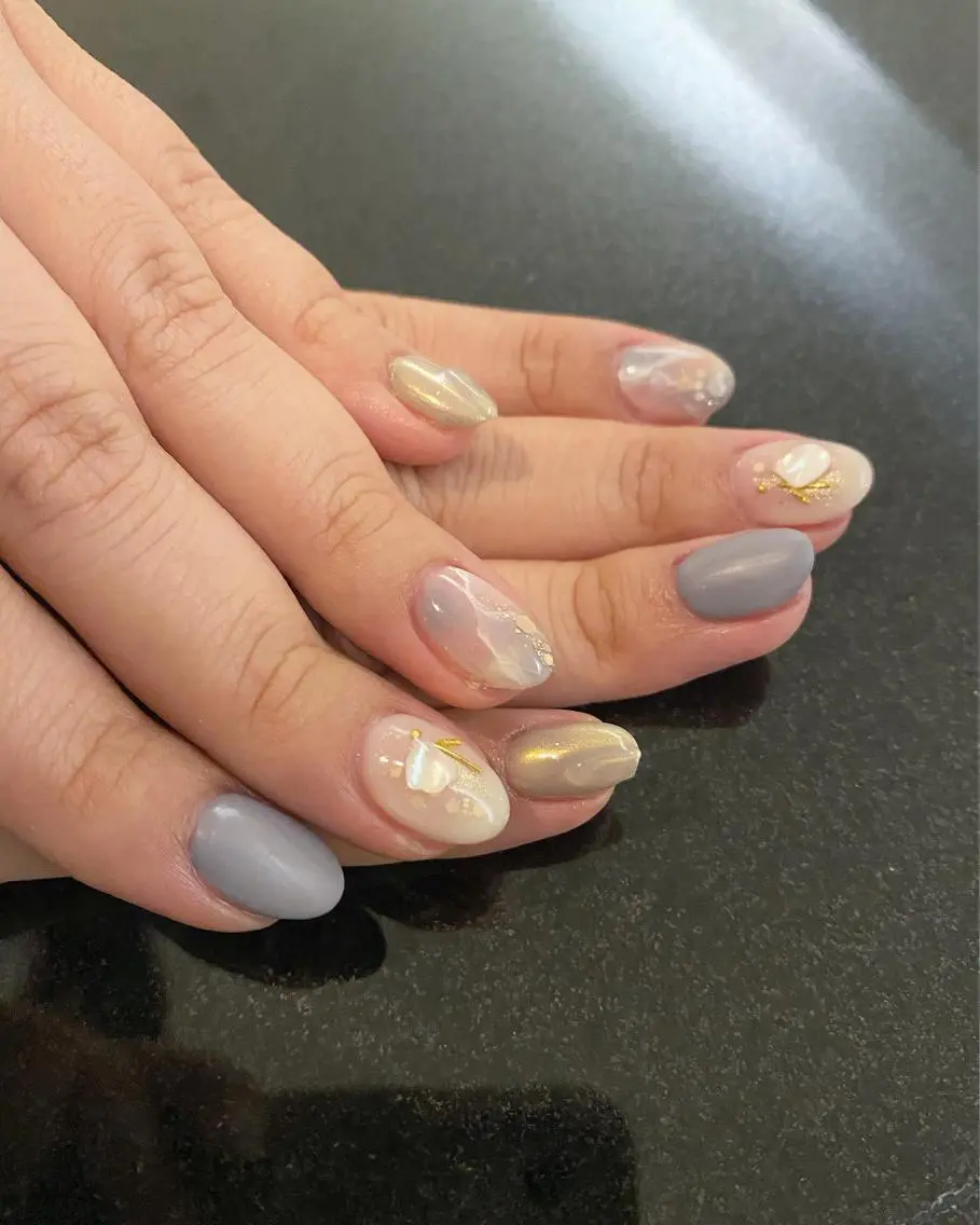 セミロング カラー ネイル ニュアンスネイル crystal ⭐︎ colorのネイルデザイン