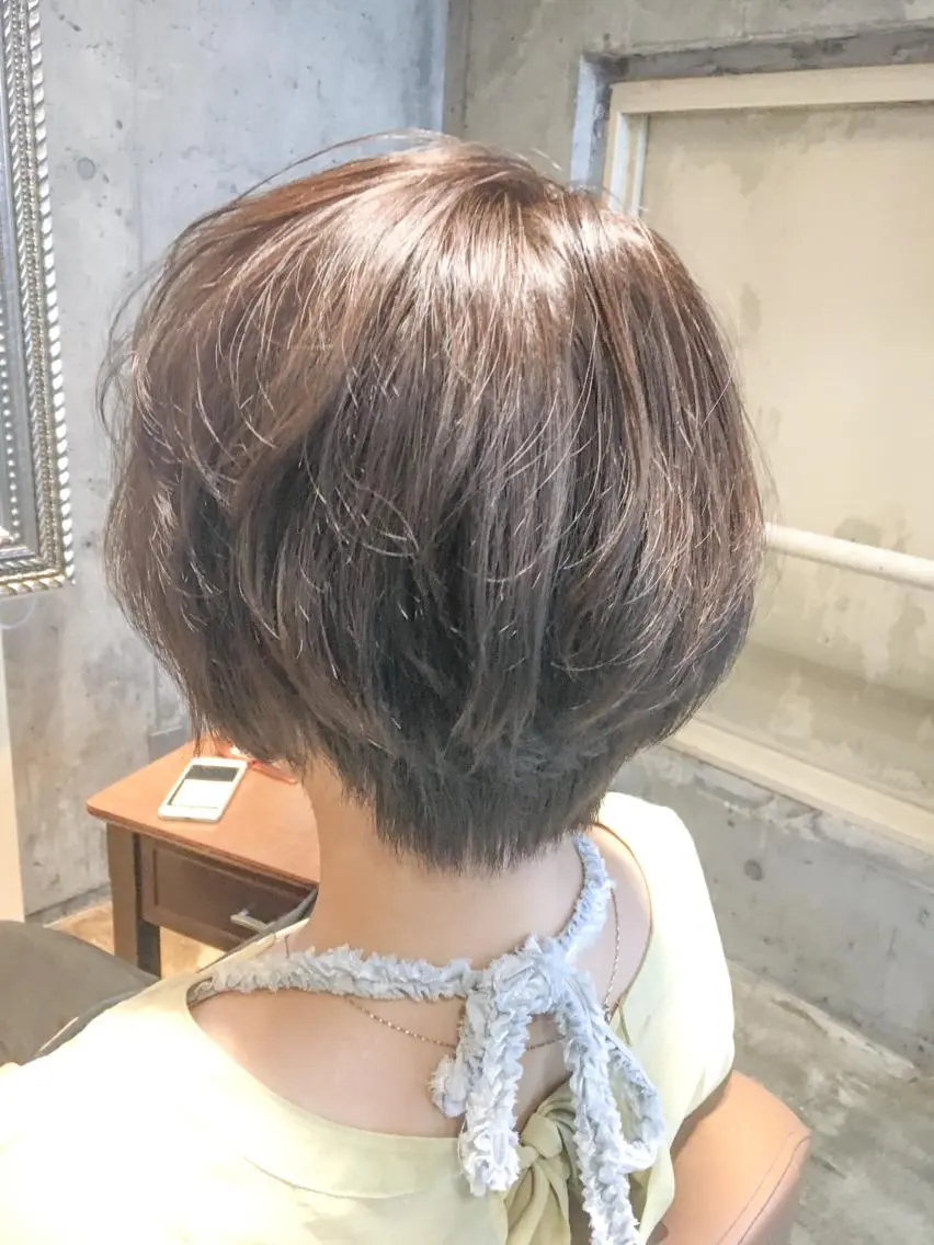 ショート カラー アッシュ ベージュカラー ショートヘア 北條 優輝のヘアスタイル