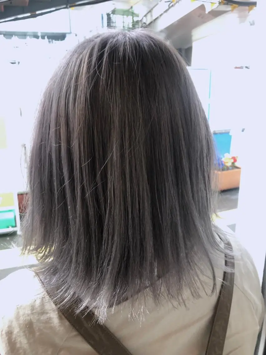 セミロング カラー ブリーチ ケアブリーチ ラベンダーカラー 100%髪質改善特化 TRUNSのヘアスタイル