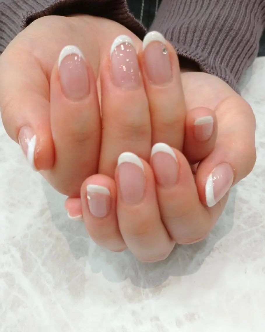 ネイル フレンチネイル 會田 瑠衣のネイルデザイン