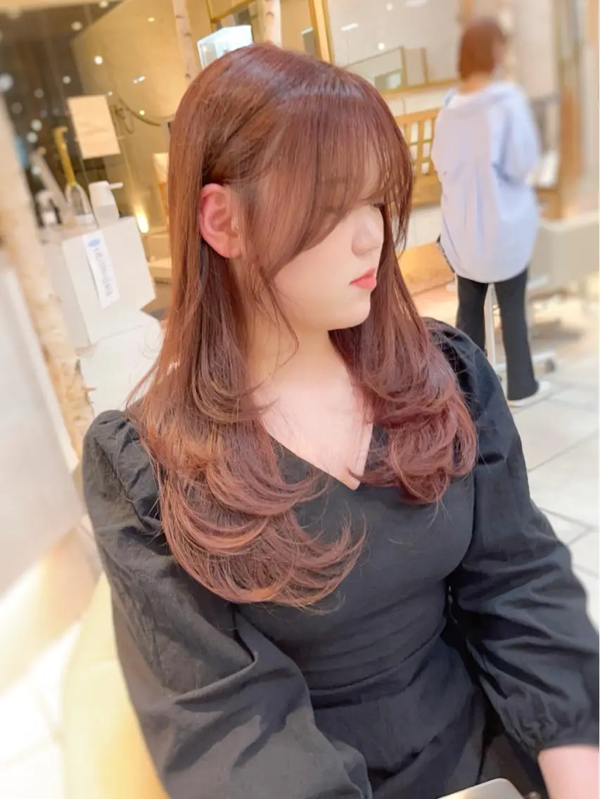 セミロング カラー ブラウンカラー テラコッタ 羽根田 果奈のヘアスタイル