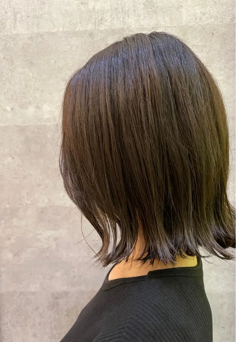 ミディアム 外ハネヘア 山口 夏季のヘアスタイル