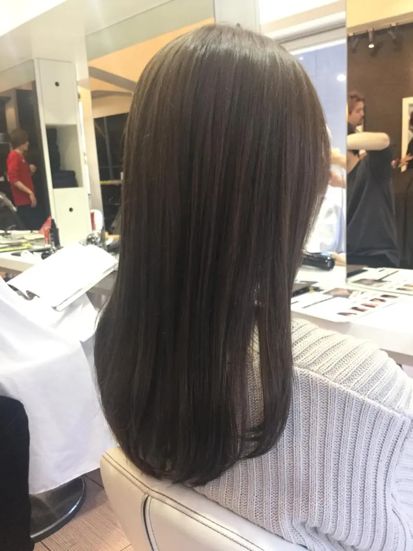 セミロング カラー カット ヘアカラー トリートメント ヘッドスパ 貴方に似合うを見つけ ます🌱市川リョウカのヘアスタイル