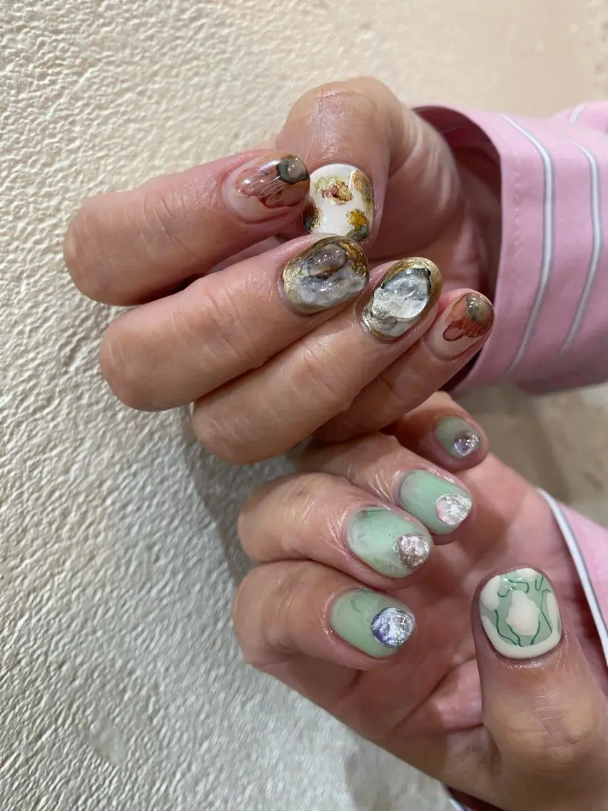 ネイル 持ち込み ハンドネイル 栗林 実莉のネイルデザイン