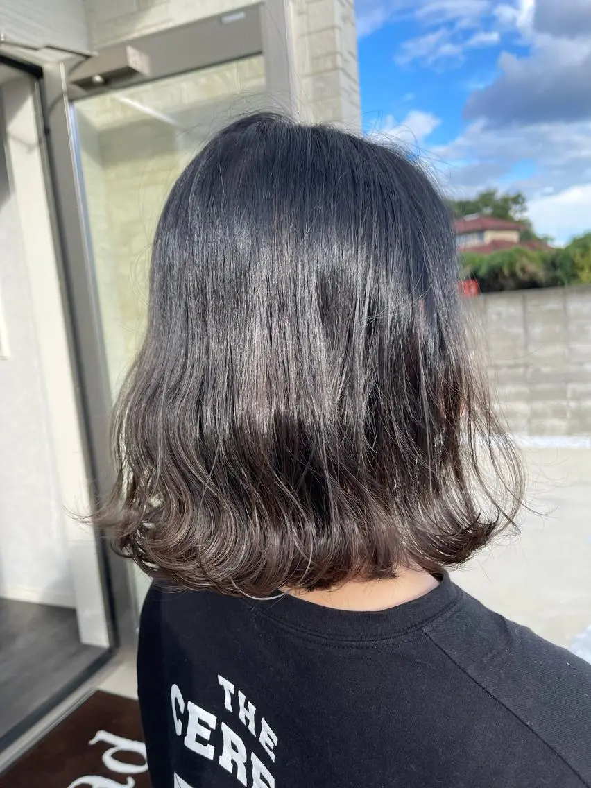 ミディアム カラー グラデーションカラー グレージュ ネイビーカラー カット トリートメント Glad   中嶋 政文のヘアスタイル