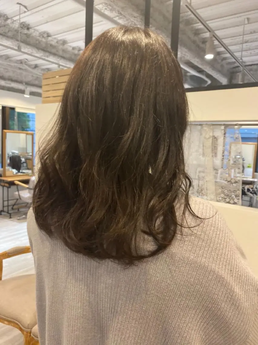 ミディアム カラー ブリーチ グレージュ ブリーチなしカラー トリートメント 田町駅徒歩5分 🌼fumiのヘアスタイル