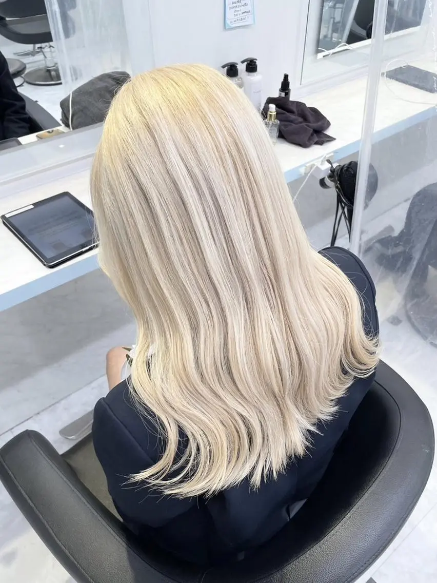 カラー ミルクティーベージュ 🤍Yumeのヘアスタイル
