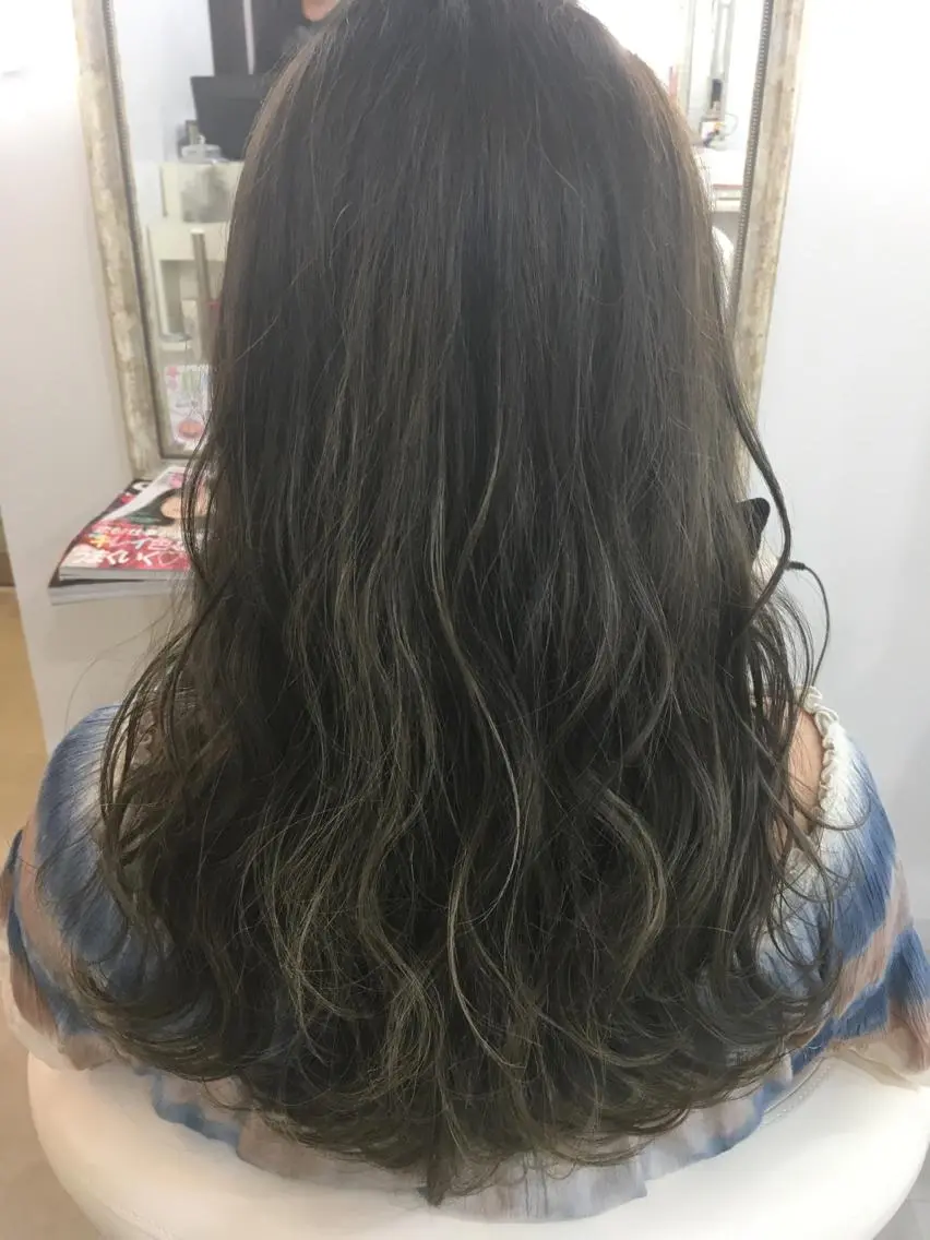 セミロング カラー ハイライトカラー ハイライト 髪質改善 中川 翔のヘアスタイル
