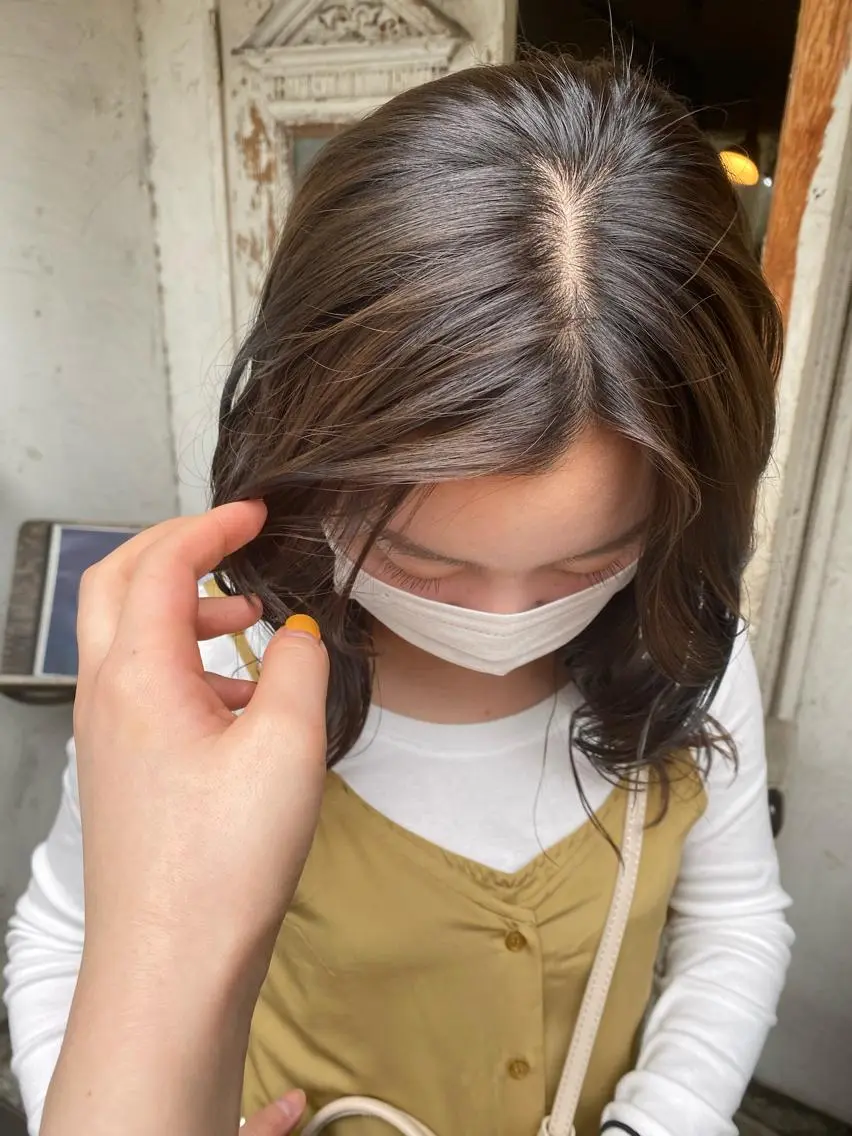 ミディアム カラー ヘアアレンジ 顔まわりレイヤー 韓国風ヘア レイヤーカット お任せヘア☘️☘️ 及川渚のヘアスタイル