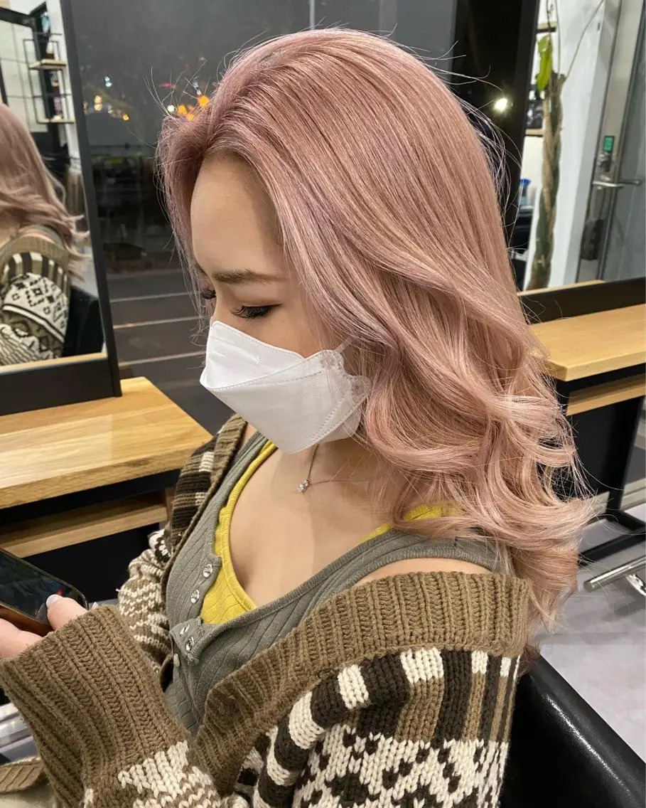 セミロング カラー カット ヘアカラー トリートメント ブリーチ 透明感HIDEのヘアスタイル