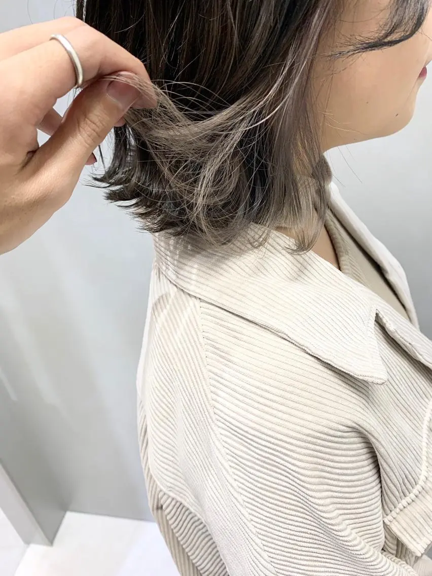 ショート カラー ブリーチ ダークグレー グレージュ ヘアカラー レイヤー/大人メンズ パーマ🌀 平島拓也のヘアスタイル