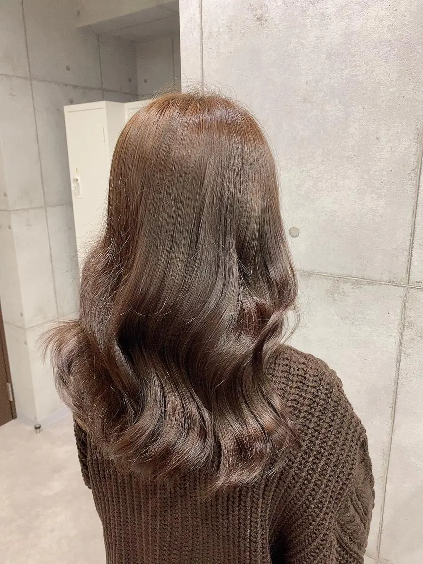セミロング newi赤羽 HINATAのヘアスタイル