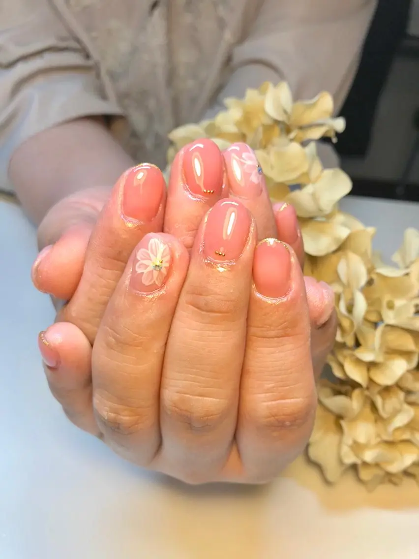 ネイル 土屋 智子のネイルデザイン