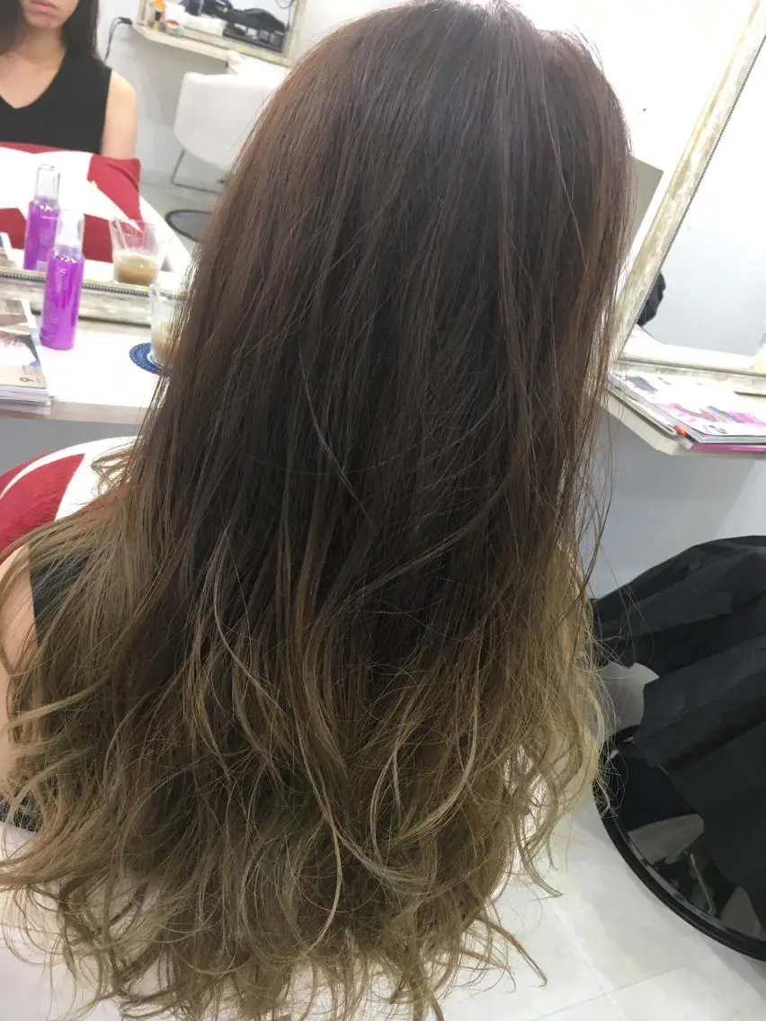 セミロング カラー 髪質改善 中川 翔のヘアスタイル