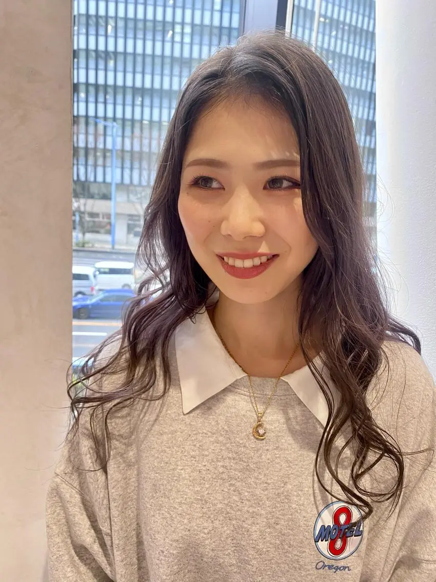 ロング カラー ブリーチ 透明感カラー グレージュ 増井 彩乃のヘアスタイル