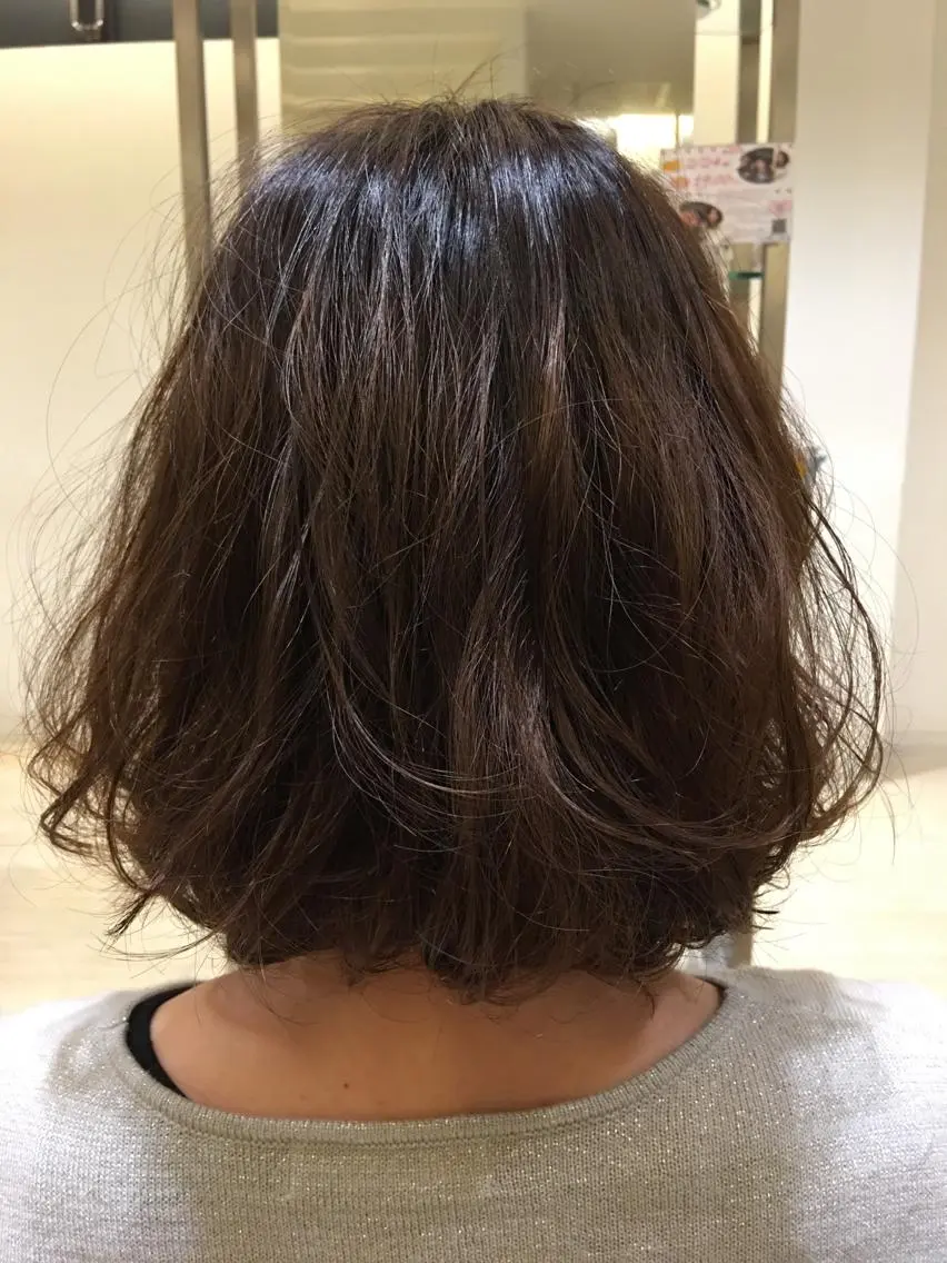 ミディアム パーマ 骨格肌色 似合わせ/YUKAのヘアスタイル