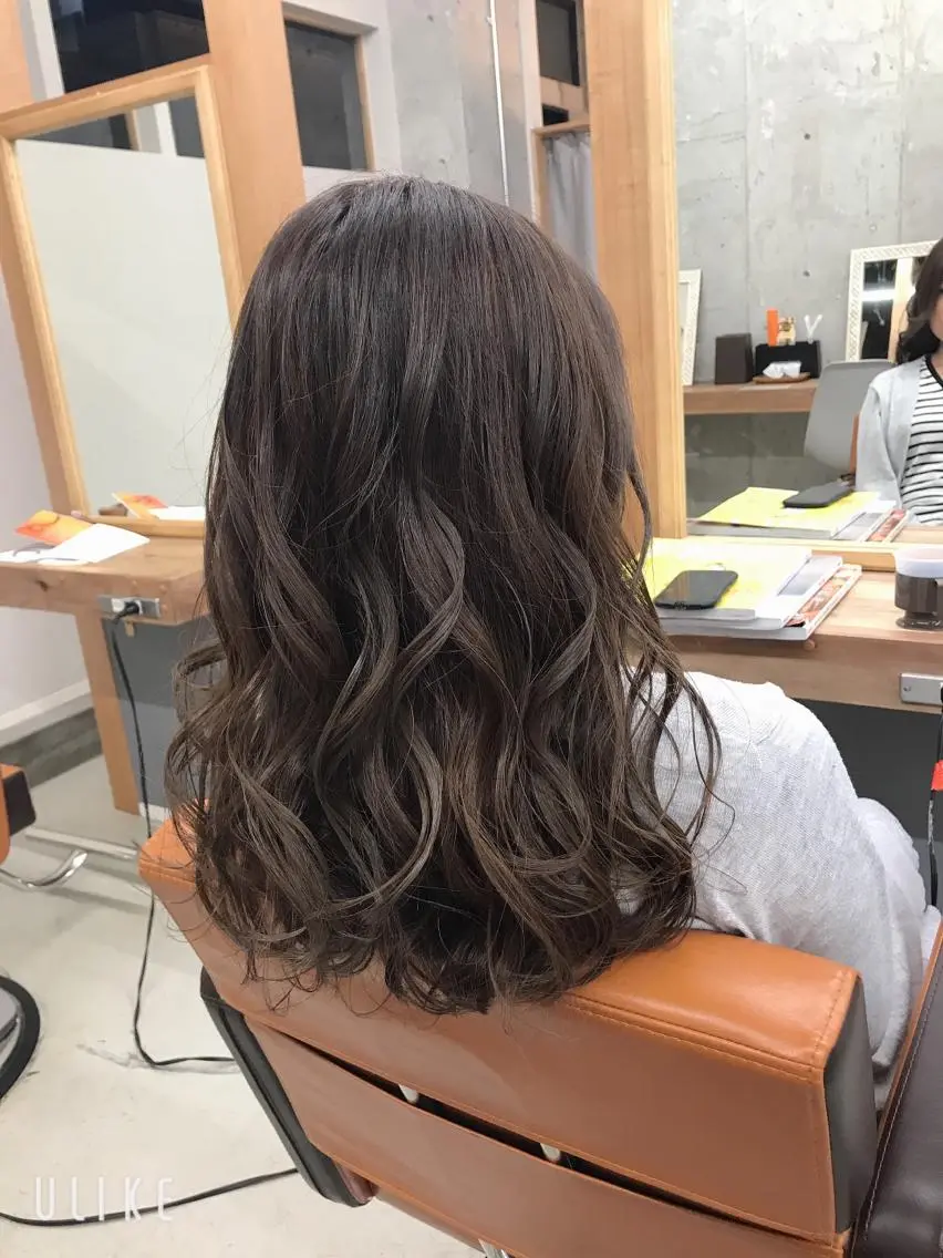ミディアム 豊中駅3分eha レッスンモデルのヘアスタイル