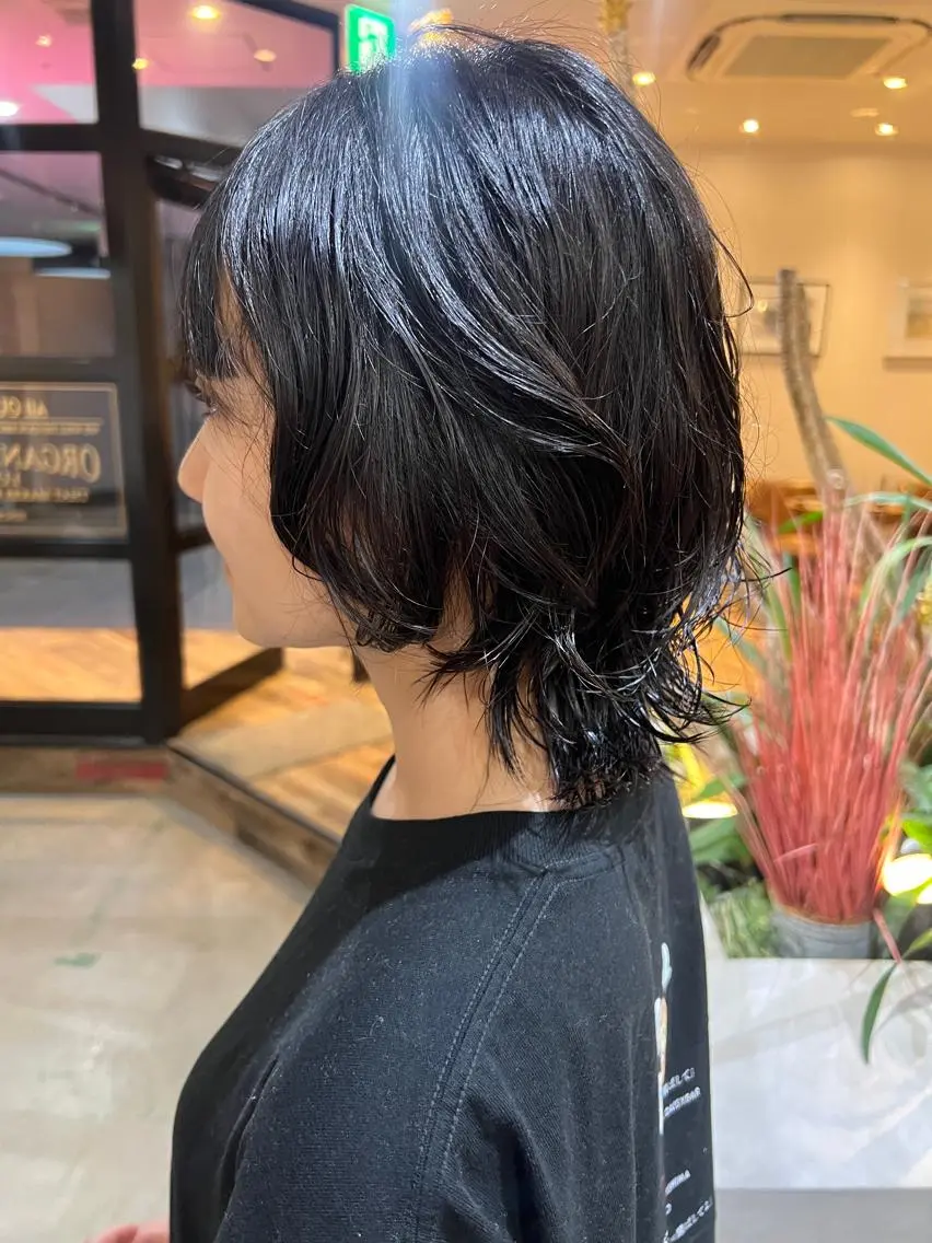 ミディアム パーマ ミディアムパーマ ウルフカット ニュアンスパーマ beleefric 🩵チセのヘアスタイル