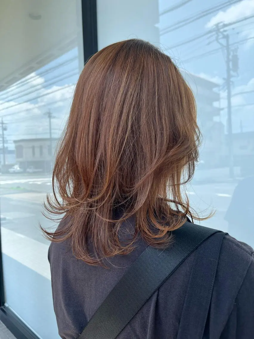 ミディアム ミディアムレイヤー レイヤーカット ツヅキ マスミのヘアスタイル