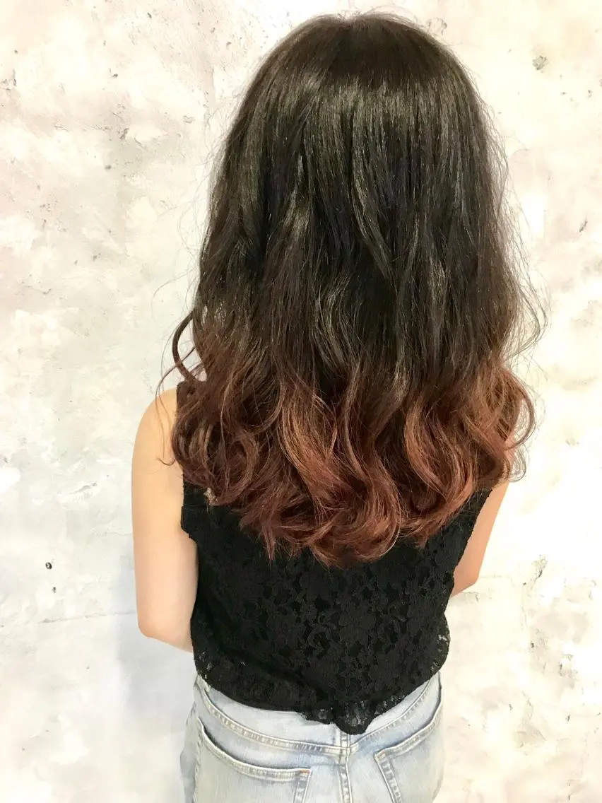 セミロング カラー ブリーチ ケアブリーチ グラデーションカラー イルミナカラー オレンジ 新井 広樹のヘアスタイル