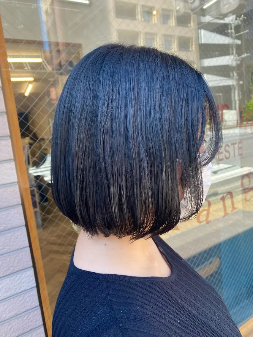 ミディアム カラー 黒髪 ブルーカラー ブルーブラック 学生 ️🫧押上️🫧はな 🫧まとまるショートのヘアスタイル