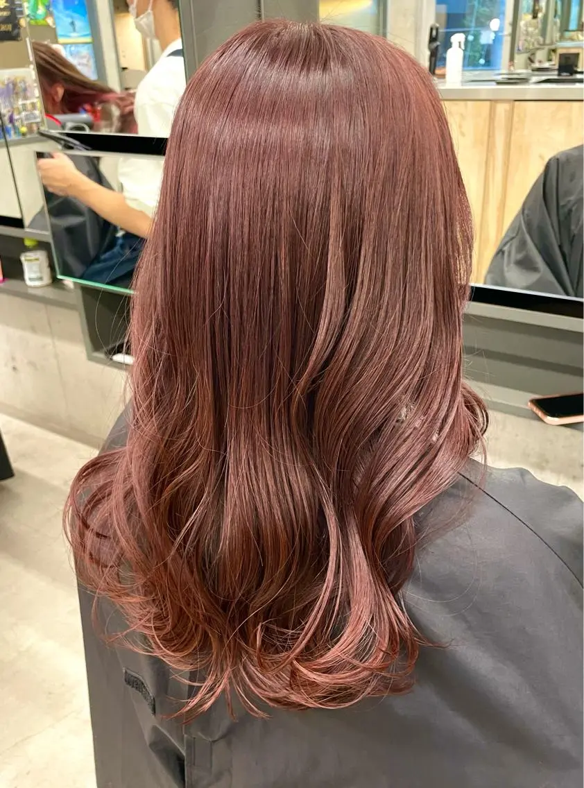 セミロング カラー ヘアカラー インナーカラー 推し ブリーチ 髪質改善のヘアスタイル