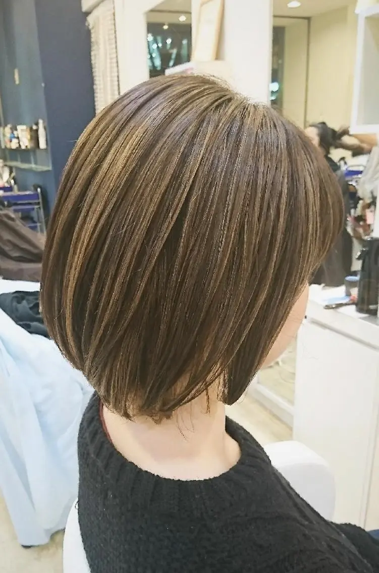 ショート カラー ショートボブ ハイライトカラー ボブ ハイライト ショートヘア 池田 恵久美のヘアスタイル