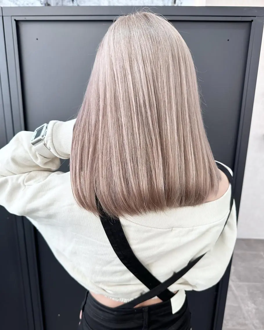 ミディアム カラー ヘアアレンジ ハイトーン カラーのヘアスタイル