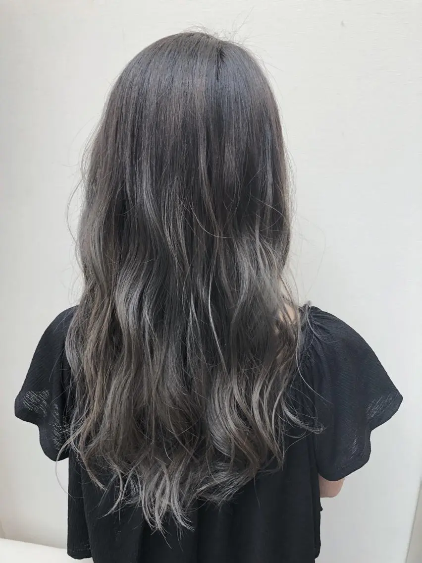 ロング カラー ブリーチ グラデーションカラー イルミナカラー ヘアカラー トリートメント ナチュラルスタイル/ 透明感カラー/比嘉のヘアスタイル