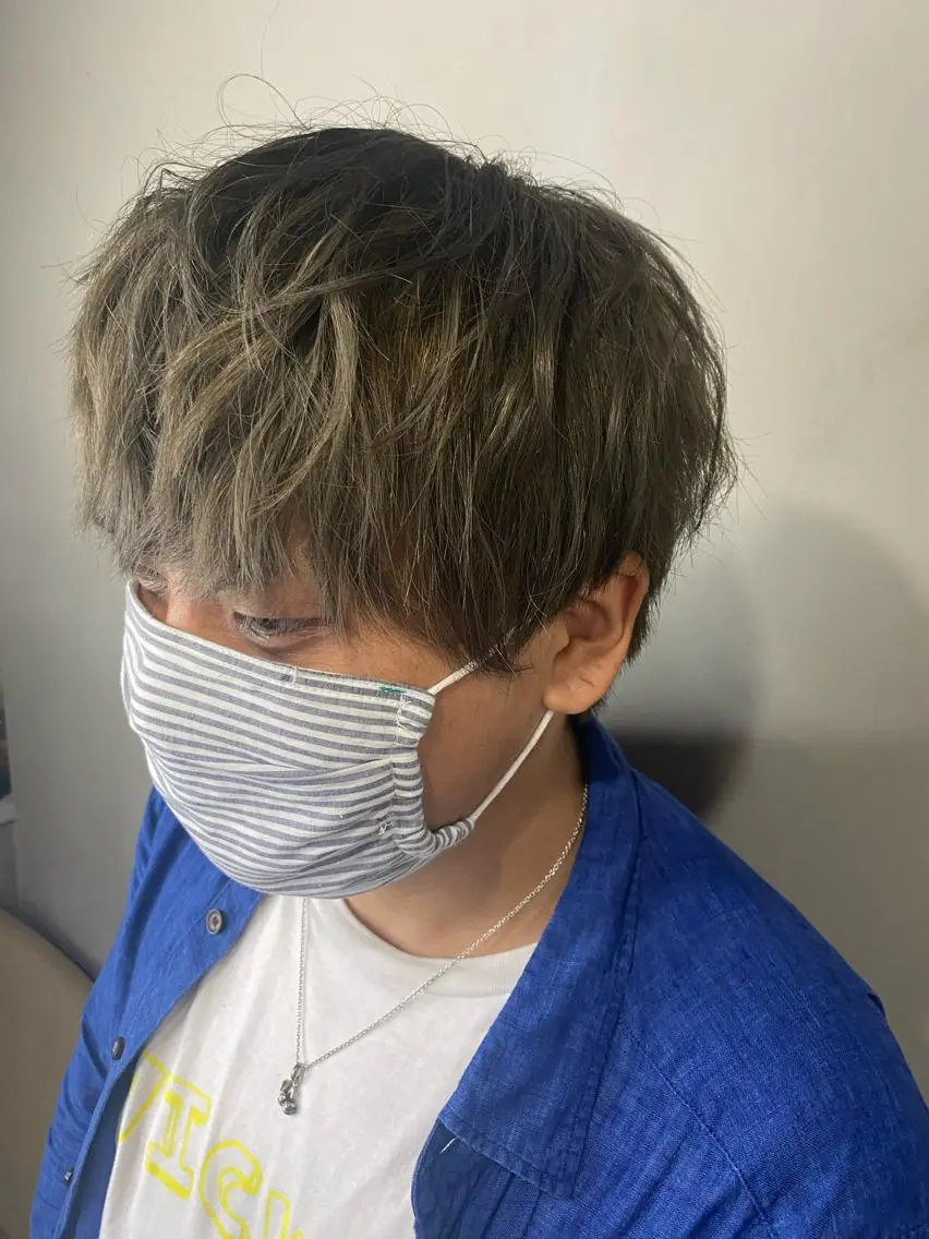 ショート カラー メンズ マッシュ グレージュ 寳泉 章弘のヘアスタイル