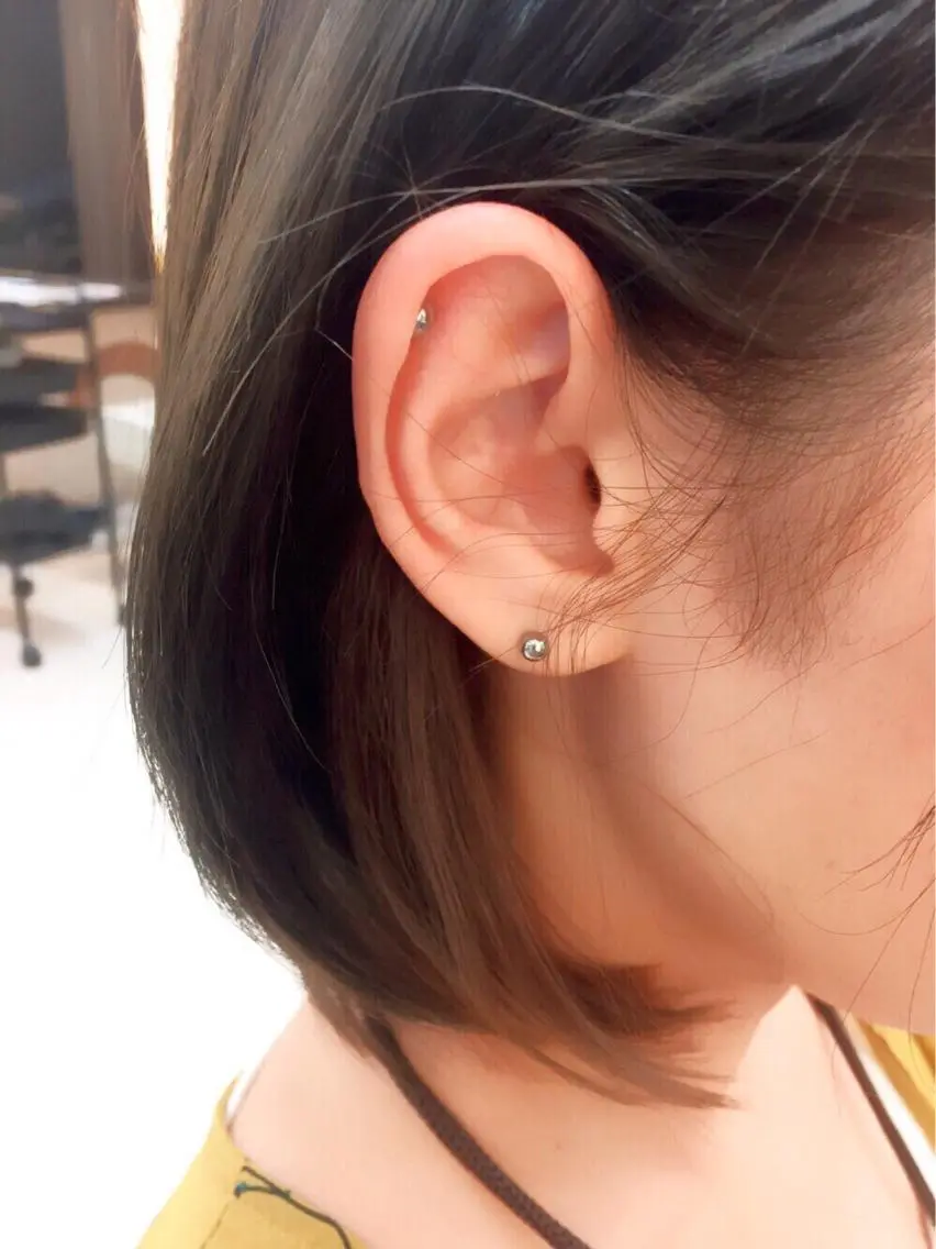 カラー アッシュ ブルーカラー ブルーアッシュ グレージュ インナーカラー 🌙似合わせ🐈⬛ ケア✨又吉のヘアスタイル