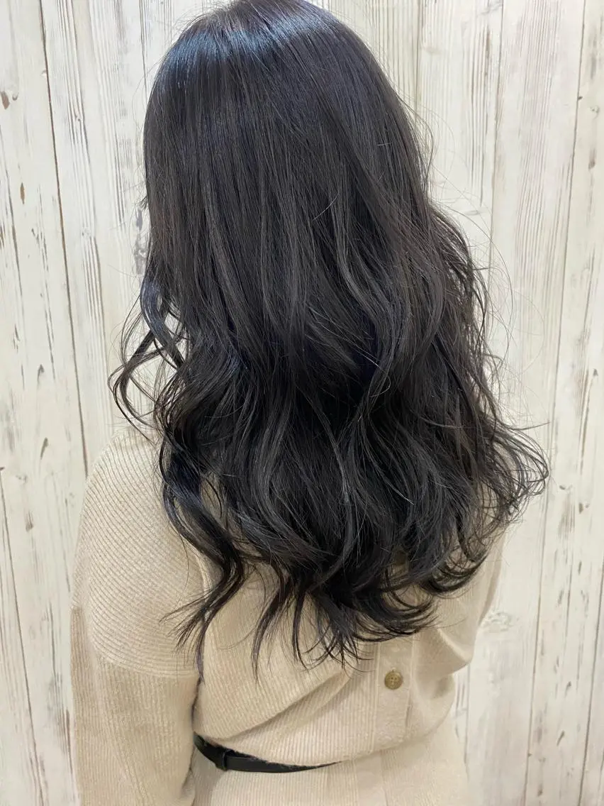 ロング カラー ヘアアレンジ ネイル マツエク・マツパ インナーカラー くびれヘア 外国人風カラー 学生 レイヤーカット カット ヘアカラー 夜23時まで予約🉑 reverieあきらのヘアスタイル