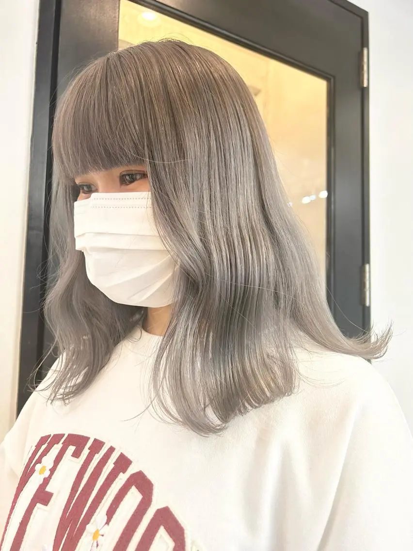 カラー 🫒オリーブ/透け感 レイヤー🌿‬モエカのヘアスタイル
