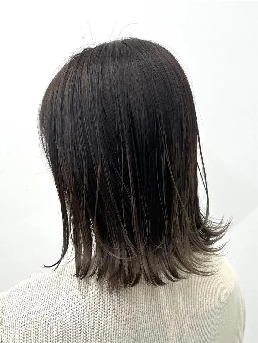 ミディアム カラー バレイヤージュ ブリーチ レイヤーカット 🦄インナーカラー 🦄貫井彩花のヘアスタイル