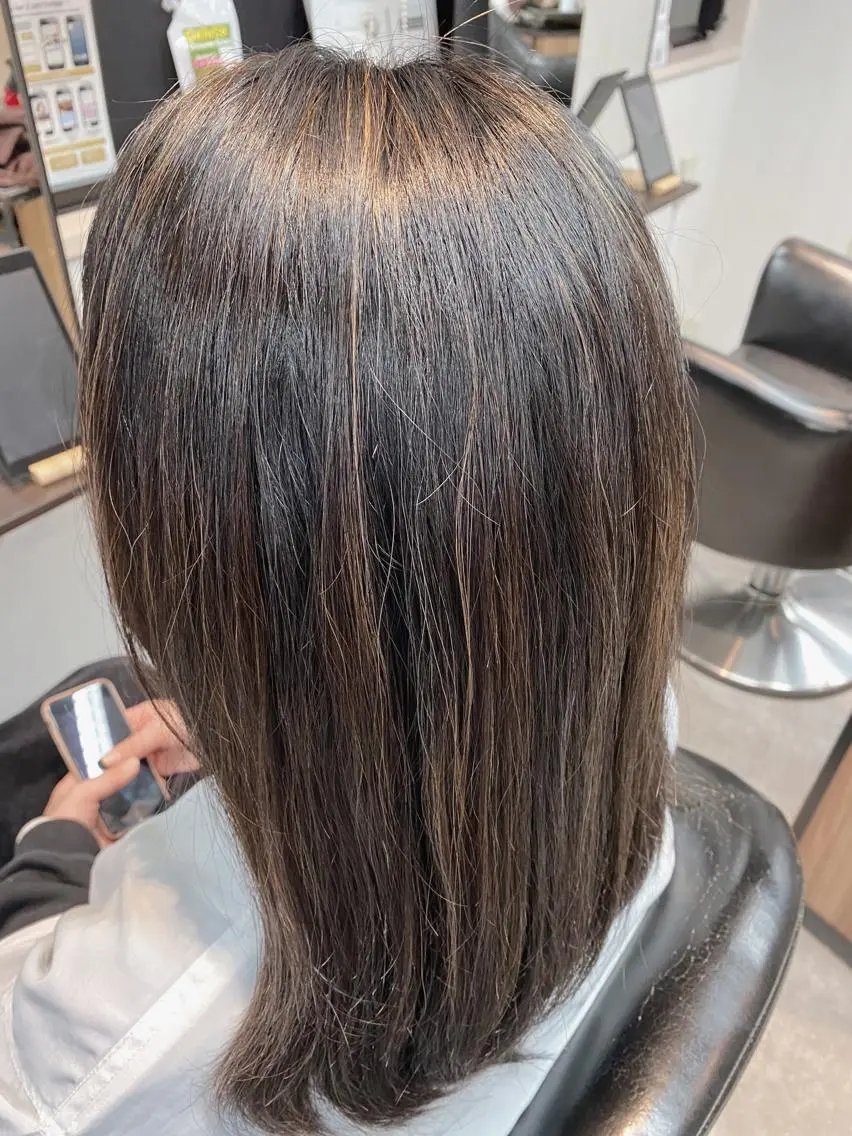 セミロング カラー ハイライトカラー ハイライト 中島 奈々のヘアスタイル