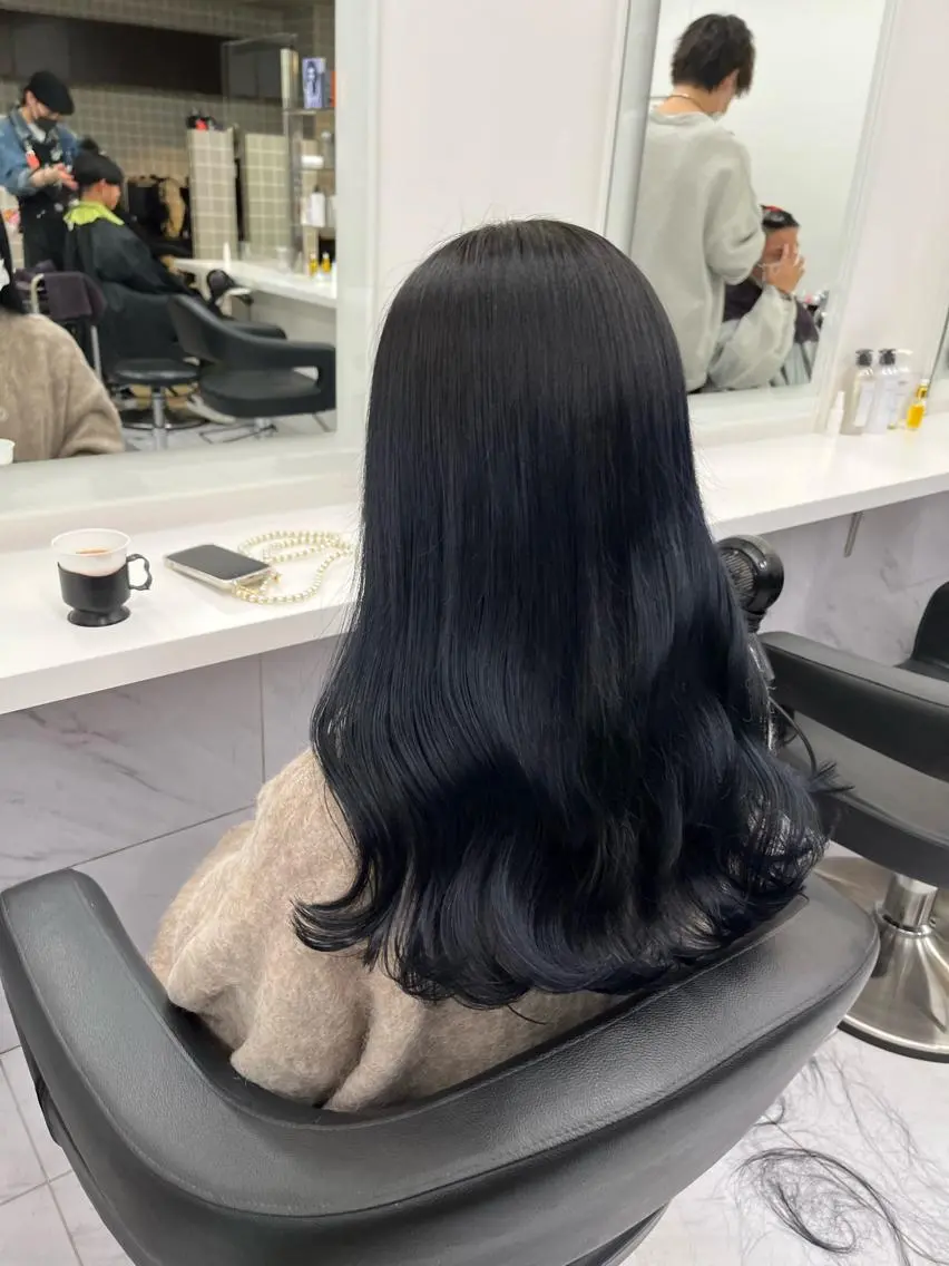 セミロング ヘアカラー トリートメント ヘッドスパ ヘアセット 寒色/ベージュヘア ブリーチありMiOのヘアスタイル