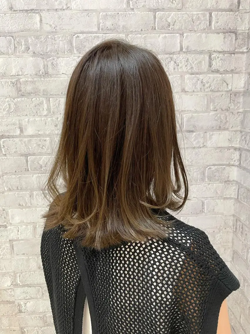 ミディアム カラー ヘアアレンジ ブリーチ ブラウンカラー ダブルカラー ブリーチなしカラー シアーブラウン 秋山 幸太のヘアスタイル