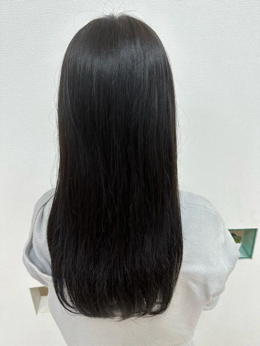セミロング カラー グレージュ オリーブグレージュ オリーブグレー おん眉美容師eMu✄ yuka‪🤍のヘアスタイル