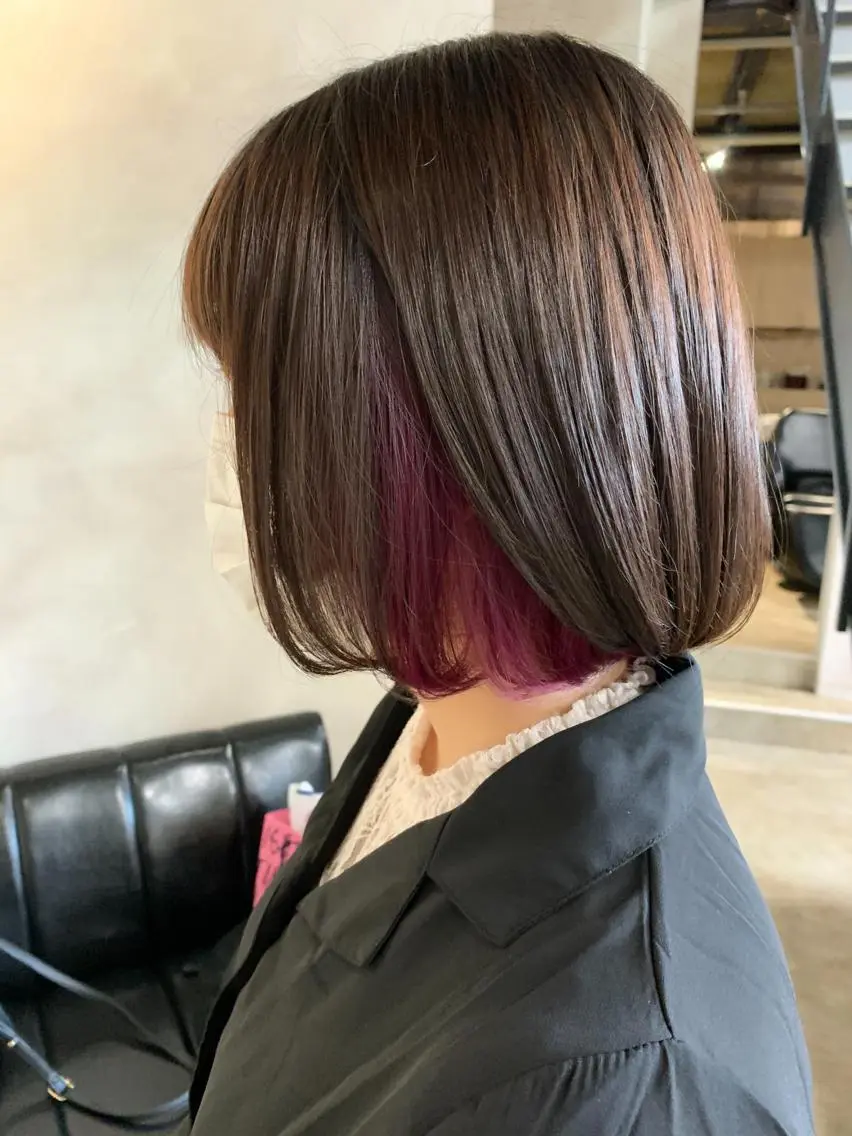 ショート カラー カシス インナーカラー ピンクカラー カット ヘアカラー トリートメント トリートメント /カラー/NAOKIのヘアスタイル