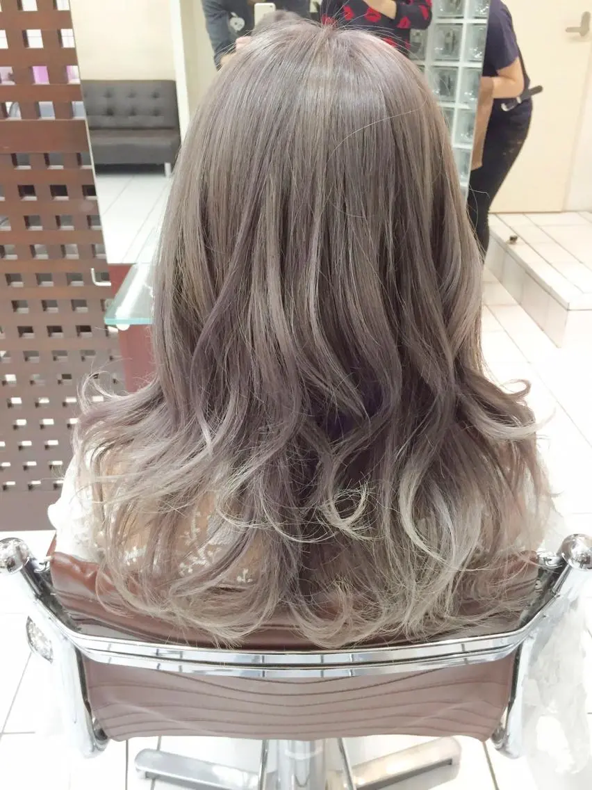 ミディアム カラー ヘアアレンジ ベージュカラー 透明感カラー モテ髪透明感❤️ デイズヘアカラーのヘアスタイル
