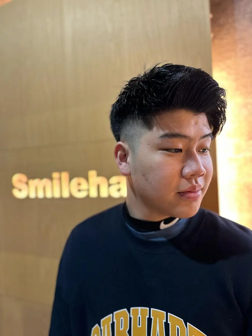 ショート メンズ フェードカット フェードとパーマ特化 小池 魔裟斗のヘアスタイル