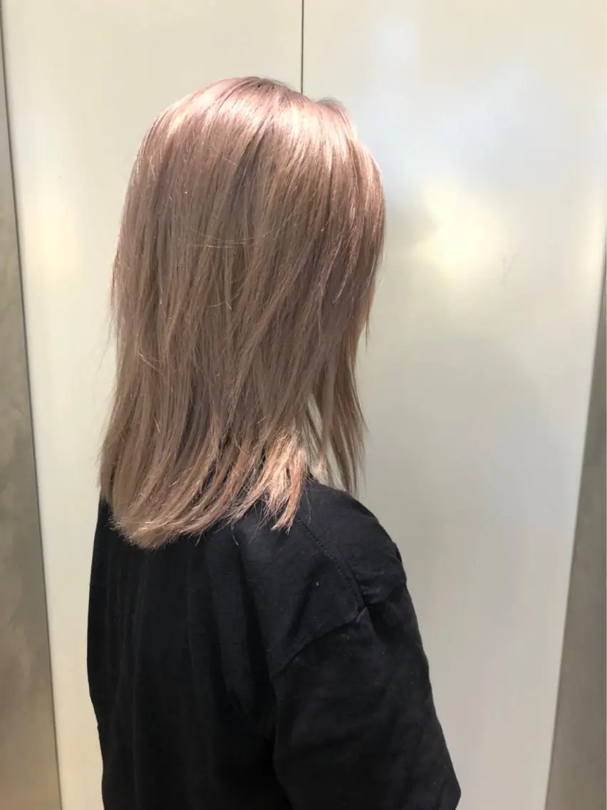 カラー ブリーチ 天野 利咲のヘアスタイル