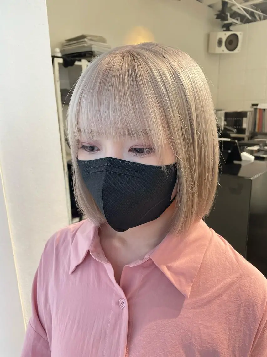 ミディアム カラー パーマ ヘアアレンジ メンズ キッズ ネイル マツエク・マツパ アイブロウ メンズブリーチ ブリーチ ブロンド ホワイトブロンド ホワイト カット ヘアカラー トリートメント 艶ハイトーン/ヘア アレンジAYAKAのヘアスタイル