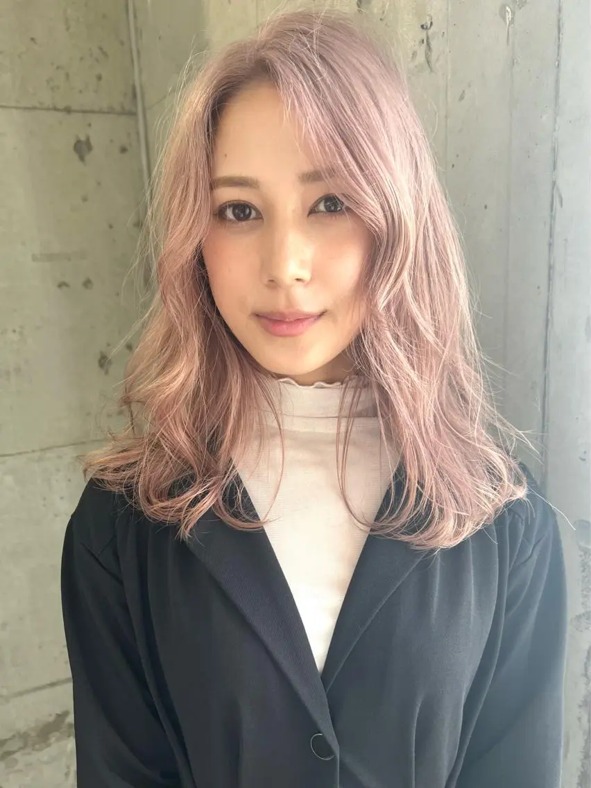 セミロング カラー バレイヤージュ ブリーチ ケアブリーチ ハイライトカラー インナーカラー ヘアカラー トリートメント lani ブリーチ /ダブルカラーのヘアスタイル