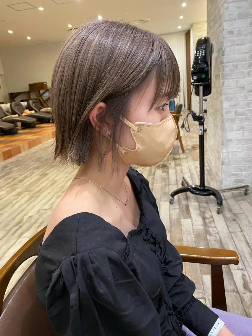 ショート カラー ベージュカラー ミルクティーベージュ 栗原 瑞稀のヘアスタイル