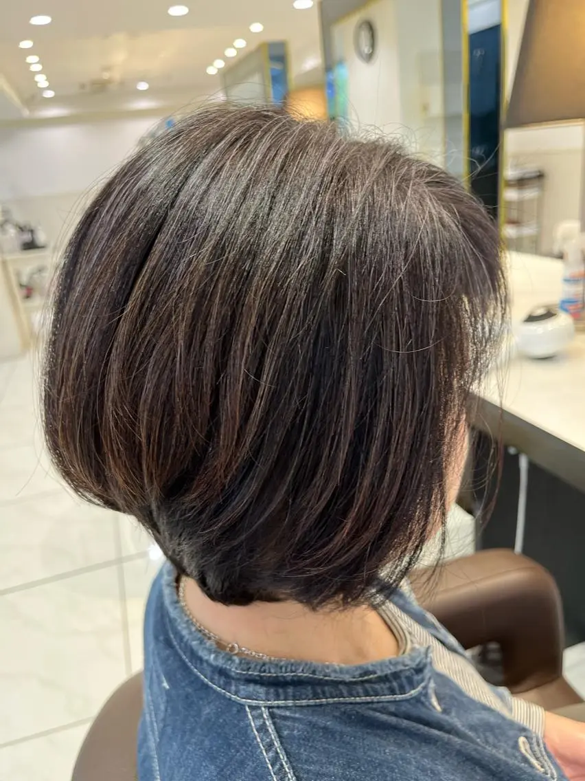 ショート カラー シルバー カット ヘアカラー 小田切 栄司のヘアスタイル