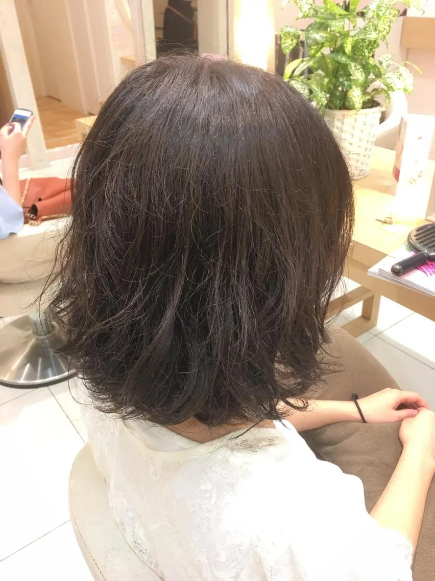 ショート カラー パーマ アッシュ ダークグレー 小田原NO1 美容師 飯田飛翔のヘアスタイル