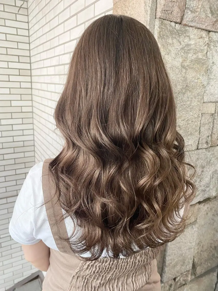 ロング カラー ベージュカラー ミルクティーベージュ ヘアカラー トリートメント 萩原 凌✄のヘアスタイル