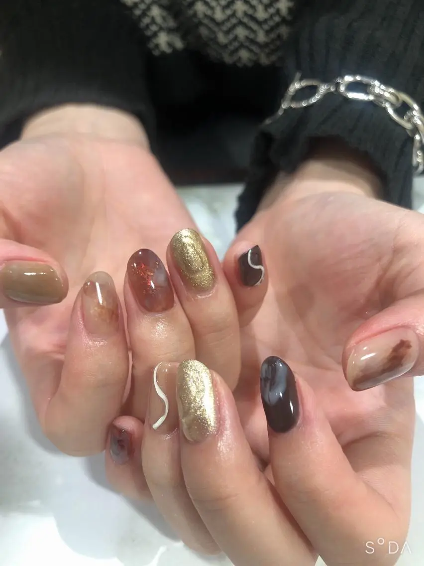 ネイル ニュアンスネイル ハンドネイル 吉野✨ ネイルデザイナー✨のネイルデザイン